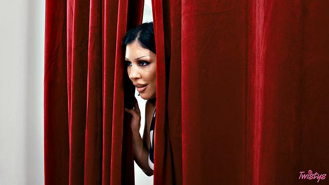 Kissing Booth Cuties