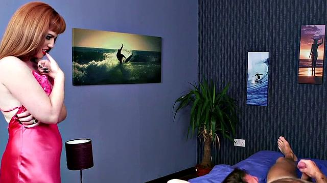 Voyeuristic redhead dirty talking for jerking sub