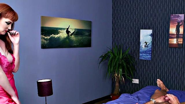 Voyeuristic redhead dirty talking for jerking sub