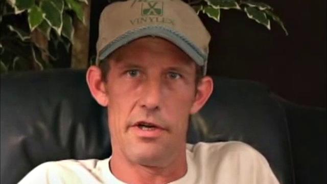 Tall and skinny, this very straight man is originally from Wisconsin. Bill washes dishes for a living, but the 6'4", 195 pound man was in construction for most of his life.