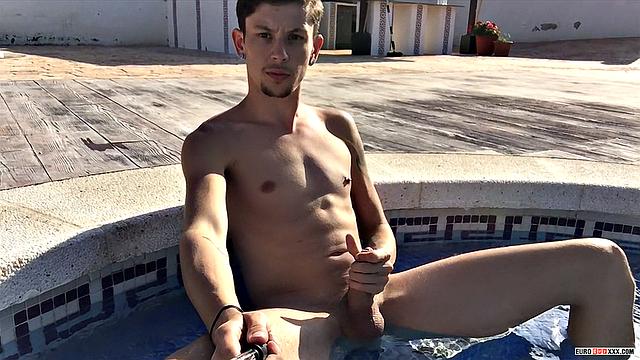 Xavier Sibley Pumps Big Load Outdoors