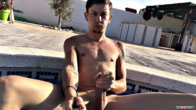 Xavier Sibley Pumps Big Load Outdoors