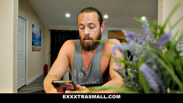 Benchpressing Neighbor