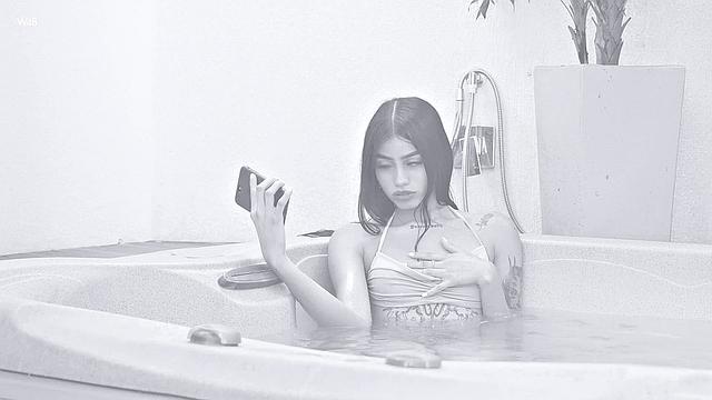 Sofia: Machine After The Jacuzzi