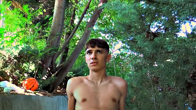 Pulled Euro twink nailed in tight ass in public park