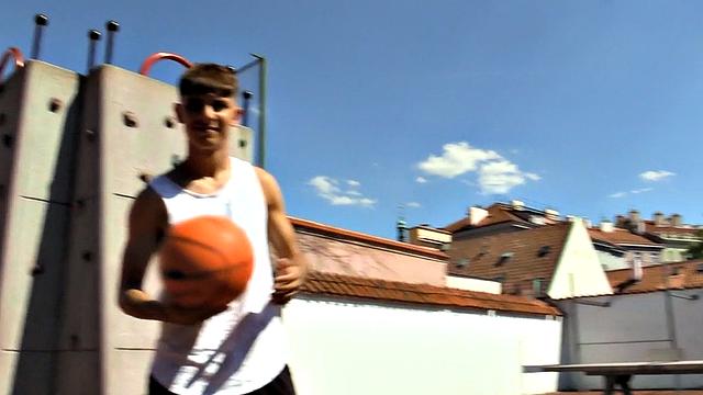 Pulled Euro twink nailed in tight ass in public park