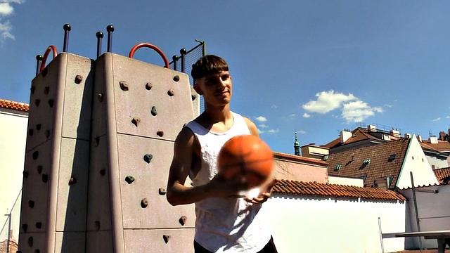 Pulled Euro twink nailed in tight ass in public park