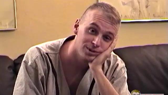 Митч только отдышался, а тетя Боб уже лезет пальцем