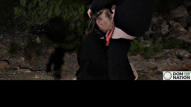 Italian seaside pissing fetish: Silvia Soprano deepthroats and chokes on rocks by the beach