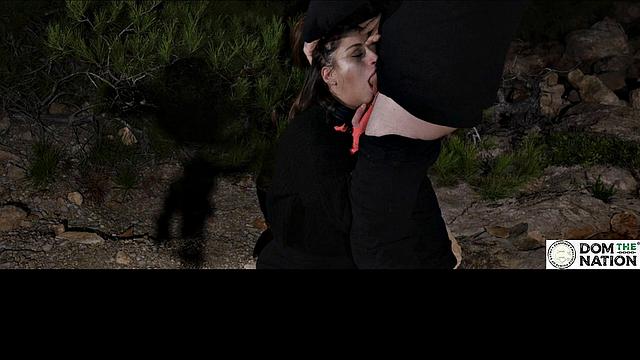 Italian seaside pissing fetish: Silvia Soprano deepthroats and chokes on rocks by the beach