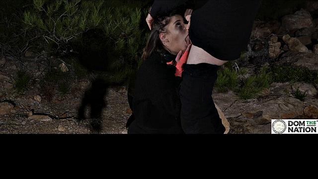 Italian seaside pissing fetish: Silvia Soprano deepthroats and chokes on rocks by the beach