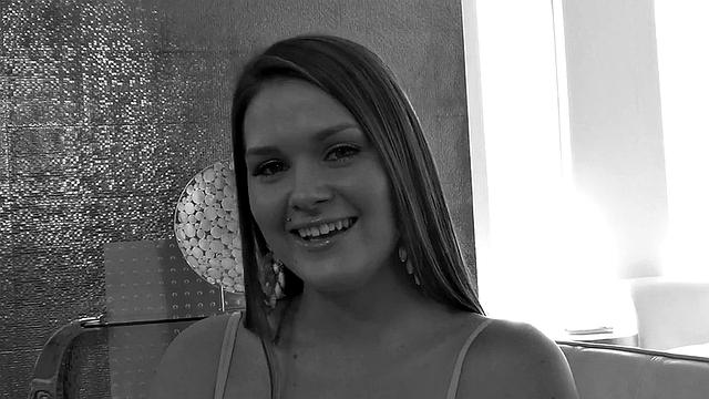 Sexy babe seduces dirty lesbo before eating her out