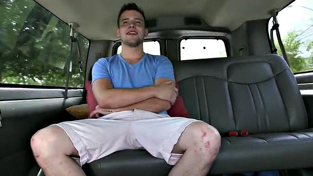 Fooled stud bangs gay asshole in van after casting