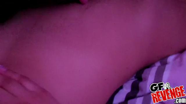 Латиноамериканские красотки устраивают страстную лесби-оргию