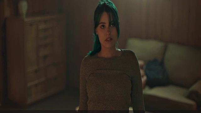 Skyler Wright's hot lingerie gets a makeover in the kitchen