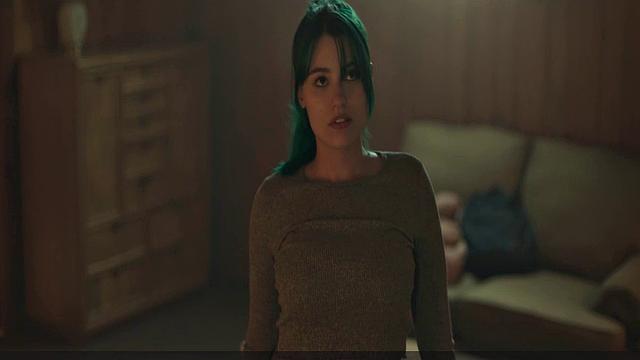 Skyler Wright's hot lingerie gets a makeover in the kitchen