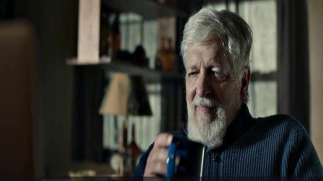 смотри, как skyler wright соблазняет в нижнем белье на кухне