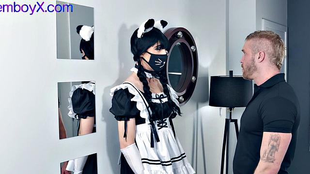 Upskirt housekeeper assrammed