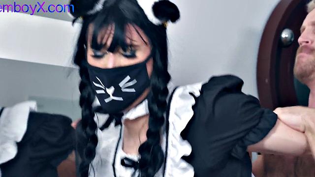 Upskirt housekeeper assrammed