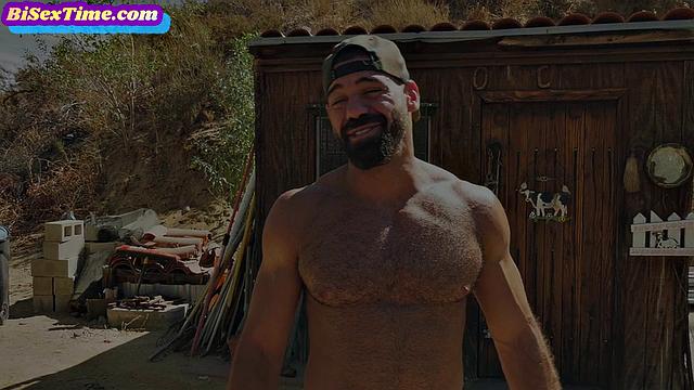 Волосатая развратница сосет и трахается с парнем и девушкой в тройничке.