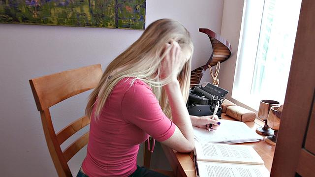 Social Servicing Stepmom