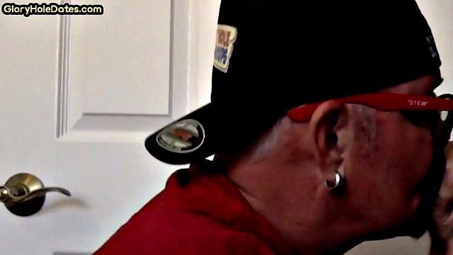 Homemade DILF sucks gloryhole pecker in closeup