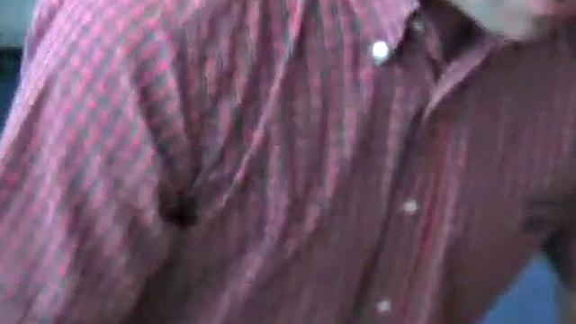 Amateur German barebacks 2 bottoms till cum on ass