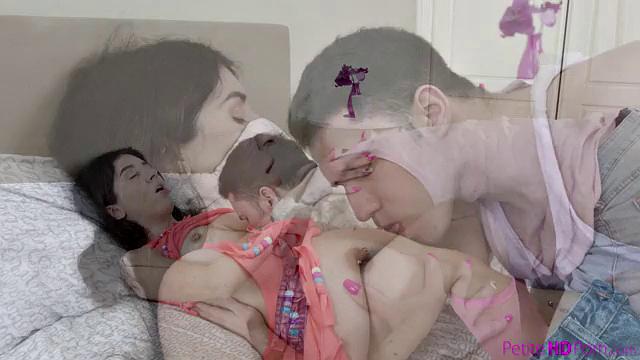 Katty Diamond скачет на парне и кончает по-взрослому