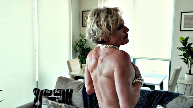 Meet 56-year-old wife and mom Anzee. Her Pussy