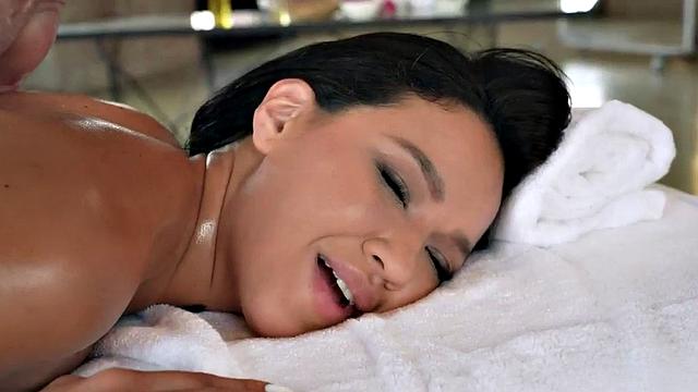 European oiled up babe assfucked by masseur before BJ