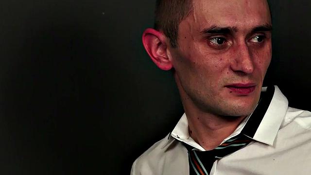 CFNM ladies enjoy sharing big cock while blowing dick