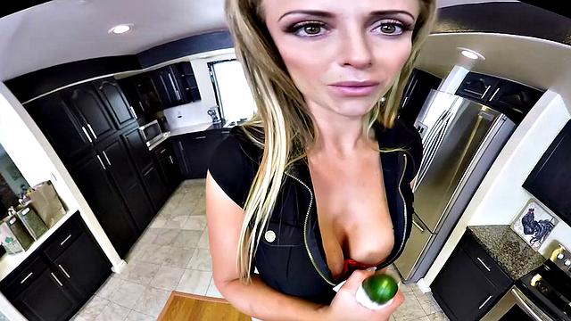 Stranger gets lucky with Eva Notty when he helps her with groceries