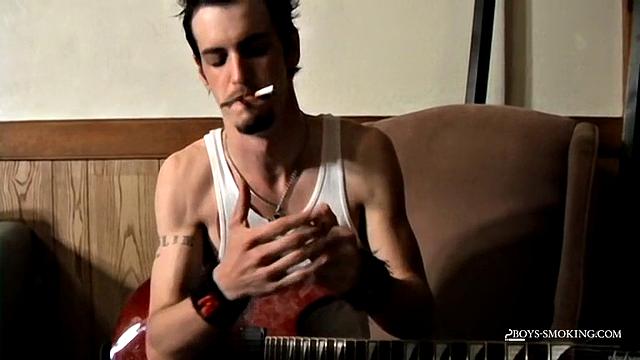 Axel's Smokin Guitar - Axel's Fiery Guitar