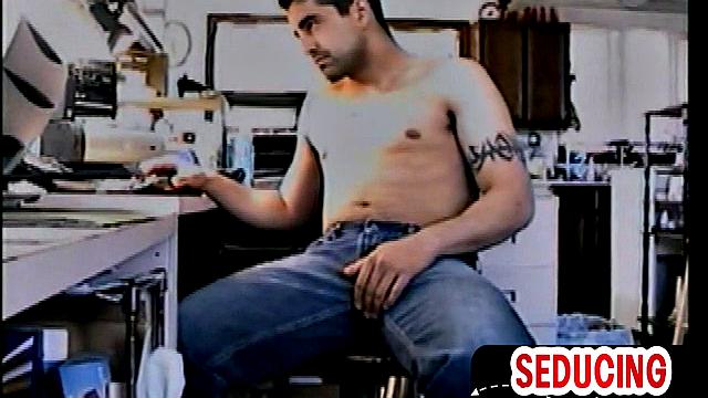 Amateur stud jerks sturdy cock for horny mature gay