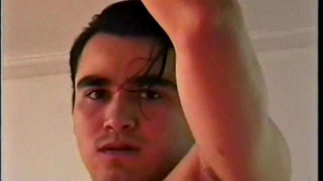 Asian twunk plays with his hairy pecker in solo