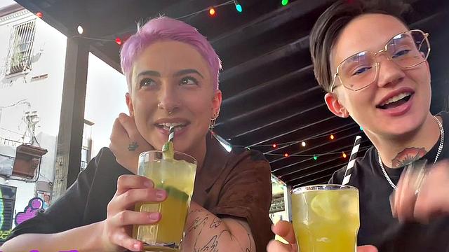 Lesbian inked queer fingers babe pussy at home