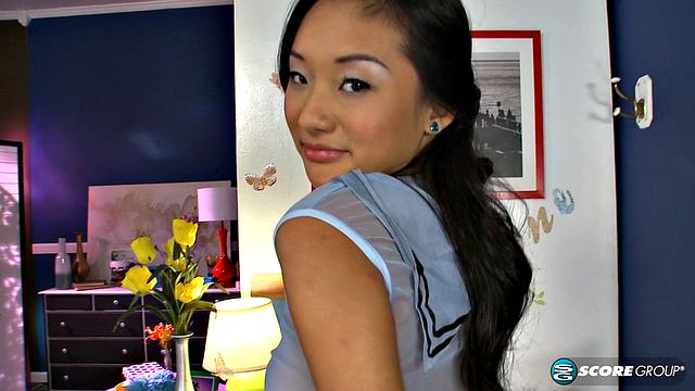 Sexy Asian Alina Li flaunts her flexible skills