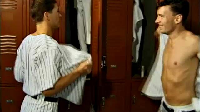 Gays Rubbing in the Shower