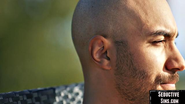 Sexy amateur babe drilled outdoors