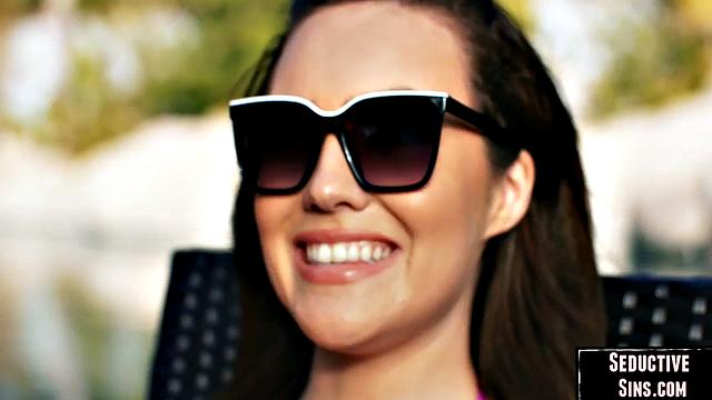 Sexy amateur babe drilled outdoors