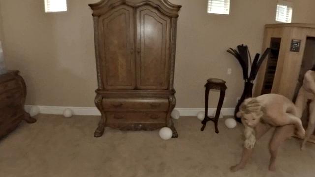 Три зрелые красотки устраивают страстную секс-вечеринку на свадебную ночь: Phoenix Marie, Angel Smalls и Chanel Preston наслаждаются друг другом по полной программе.