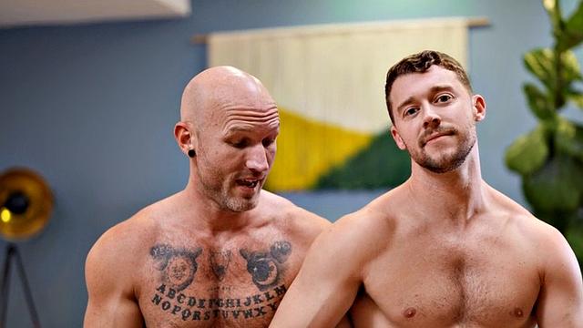 Dirty jock enjoys anal hole fucking by nasty pounder