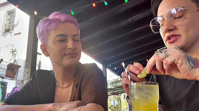 Amateur tattoo licks and fingers GFs pussy at home