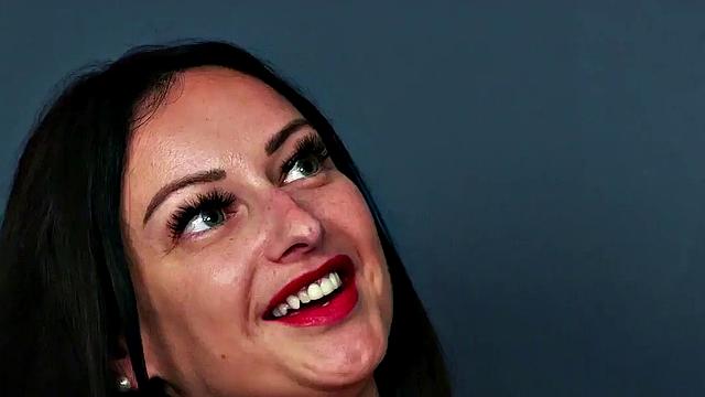 Voyeur Brit giving JOI