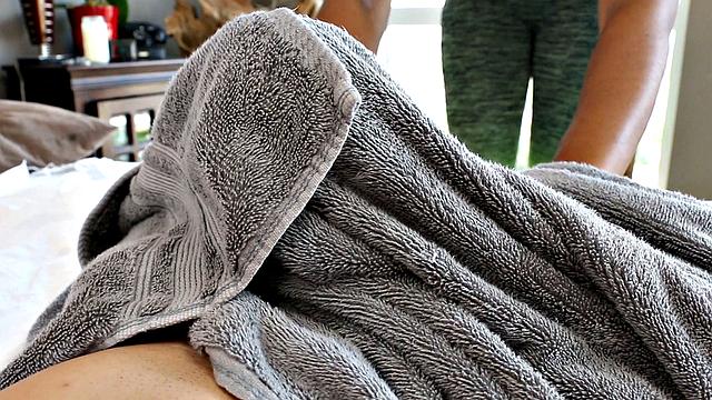 jenna foxx выжимает из него пот бурным секс-марафоном