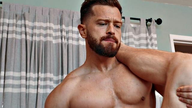 Athletic amateur jock gets doggystyled after deepthroat