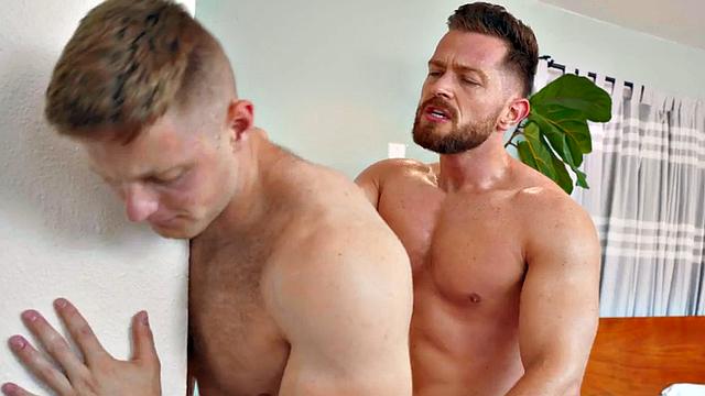 Athletic amateur jock gets doggystyled after deepthroat