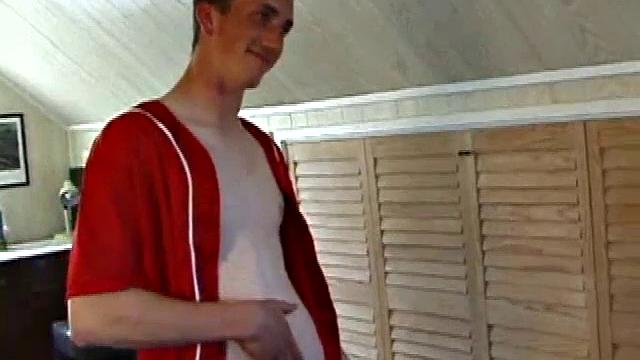 Derek is rubbing his cock through his sweat pants, before stripping them off to show us what he's packing. With the remote control in one hand and his lubed meat in the other, Derek comments on the size of his cock, asking if we like it.