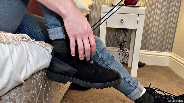 Leo Takes A Gang Fucked - Part 1 - Leo Summers, Felix Hanan, Sebastian Kane, Mitch Schif