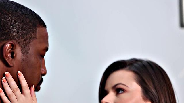 Дхарма Джонс пропускает черный хуй в жопу и шутит по ходу пьесы